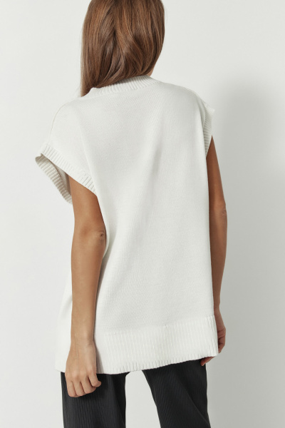 Жилет вязаный (молочный)